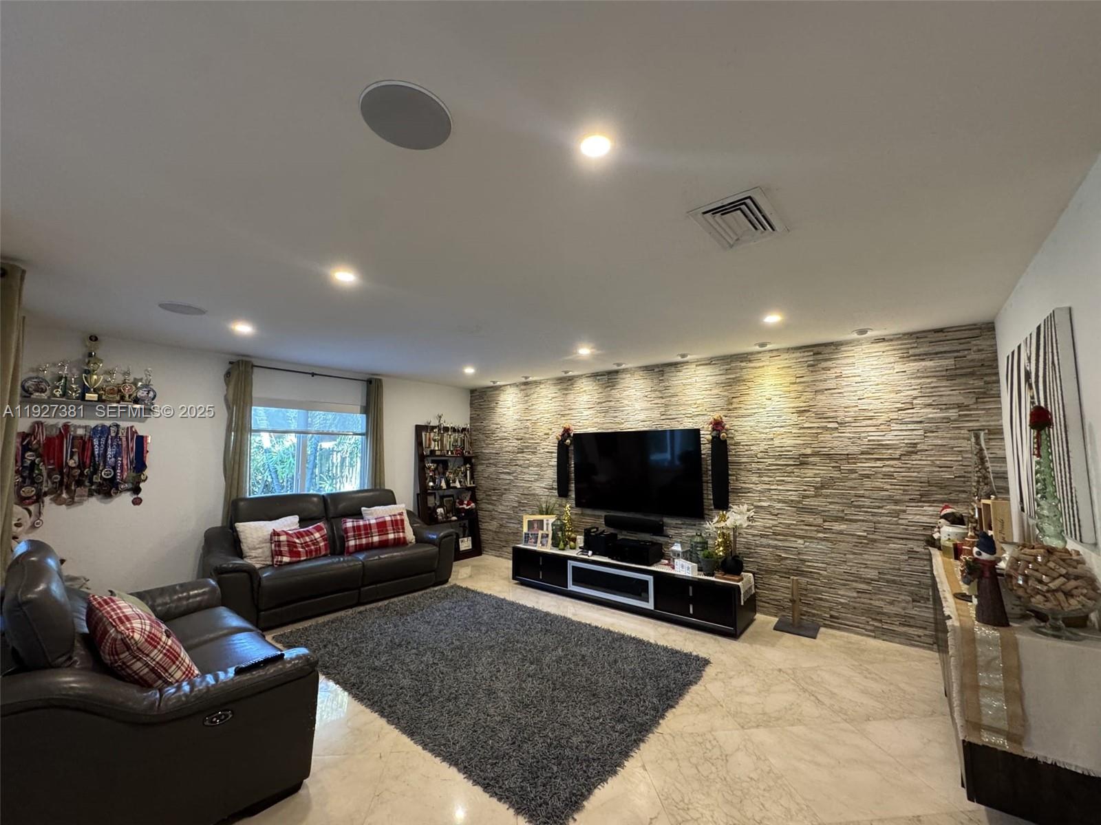 THE RESERVE AT DORAL - Residential Lease