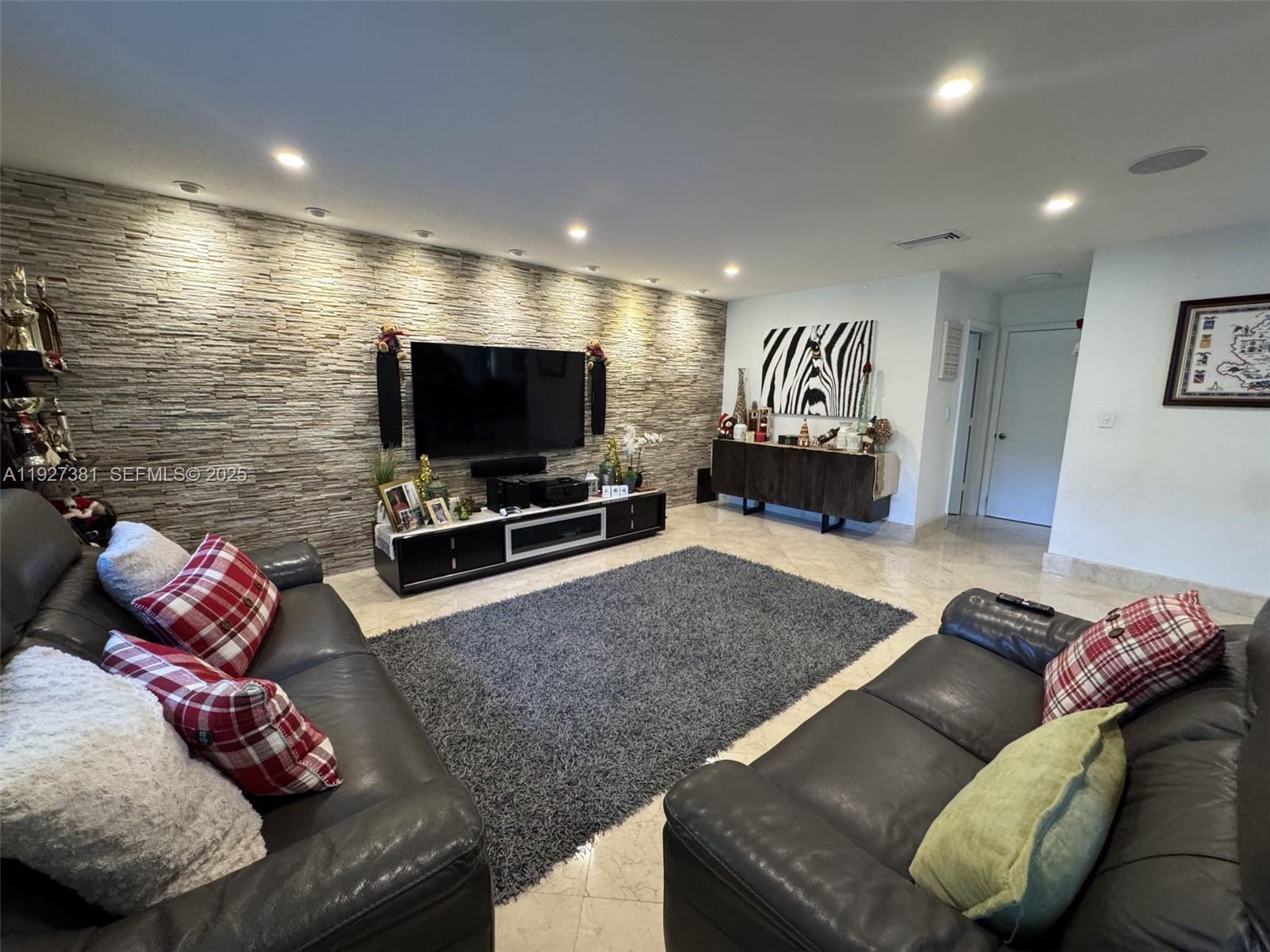 THE RESERVE AT DORAL - Residential Lease