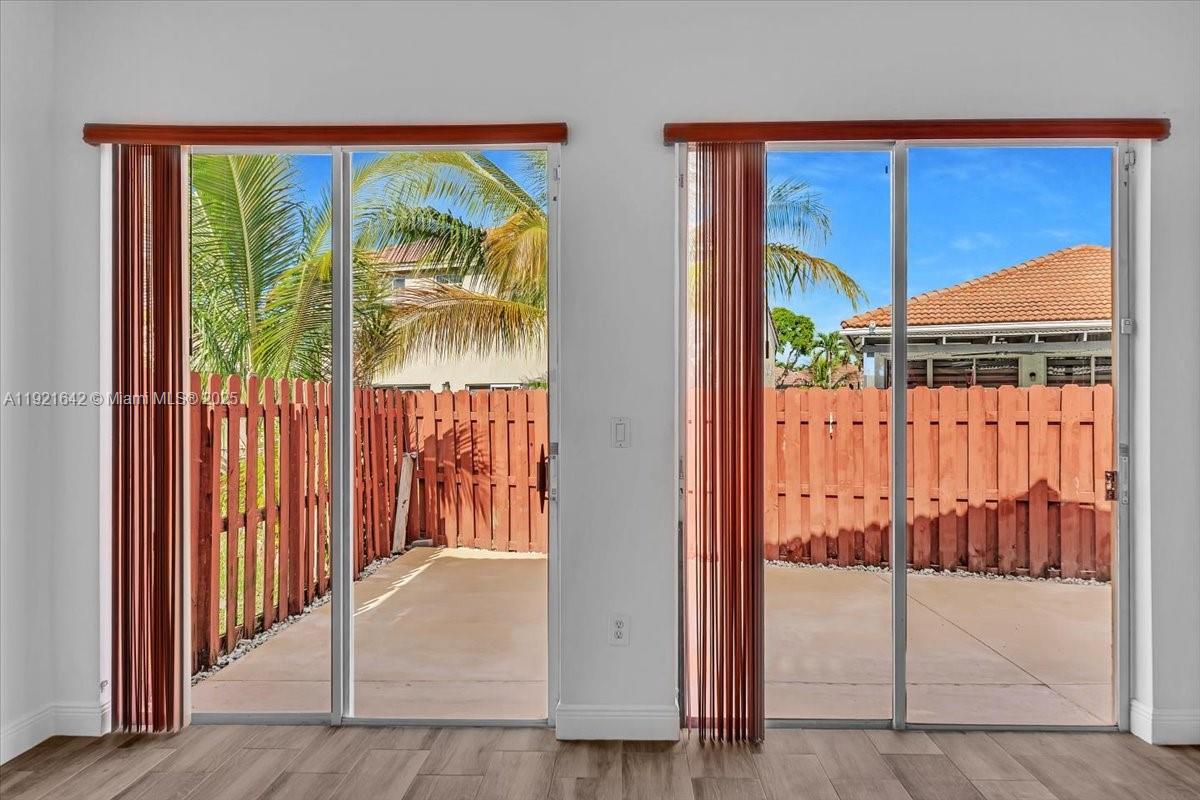 LAGO MAR WEST - Residential