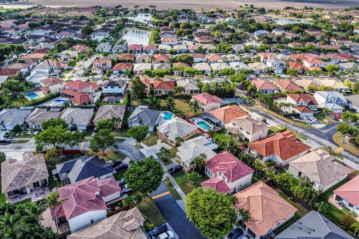 LAGO MAR WEST - Residential