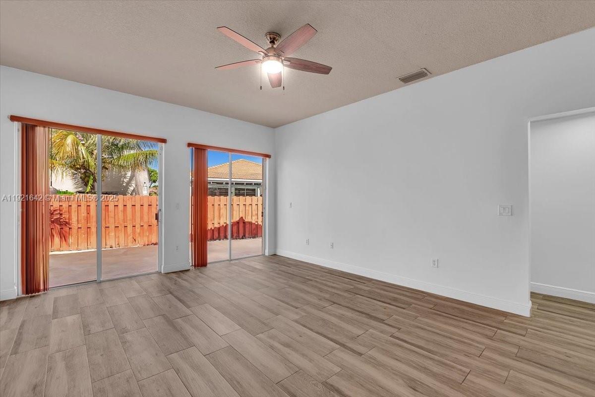 LAGO MAR WEST - Residential