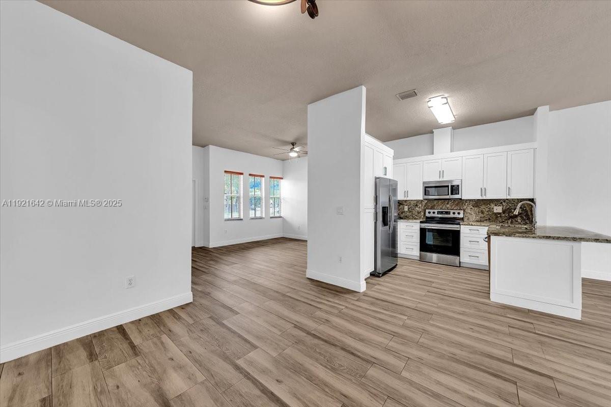 LAGO MAR WEST - Residential