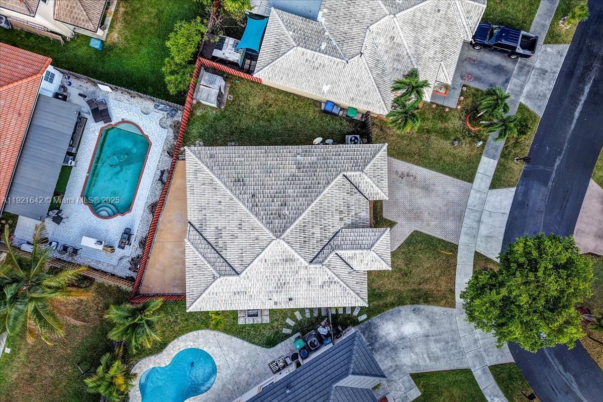 LAGO MAR WEST - Residential