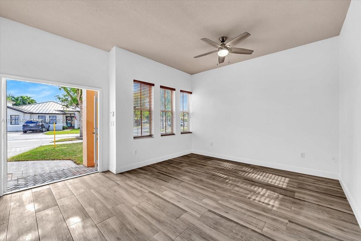 LAGO MAR WEST - Residential