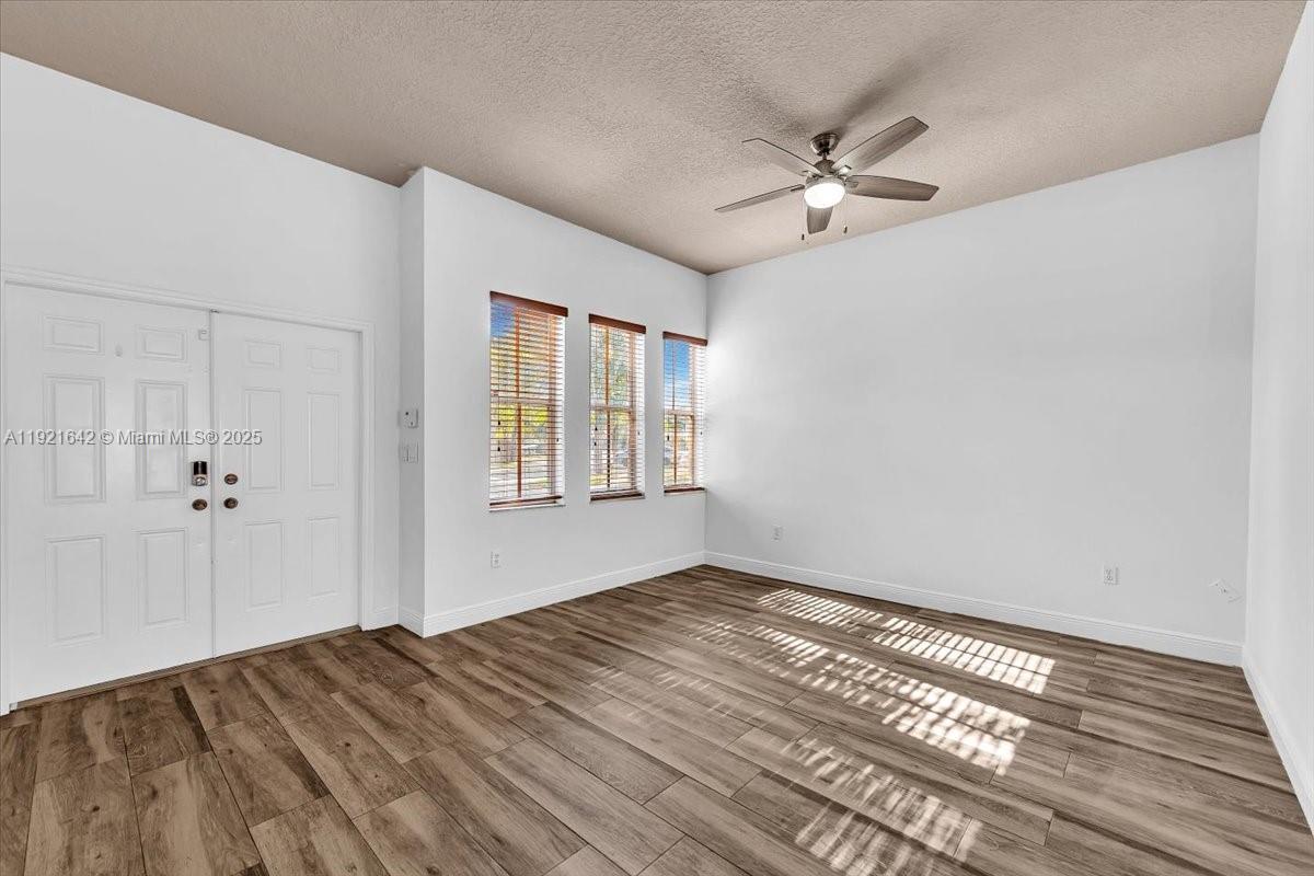 LAGO MAR WEST - Residential