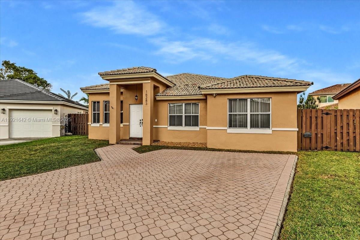 LAGO MAR WEST - Residential