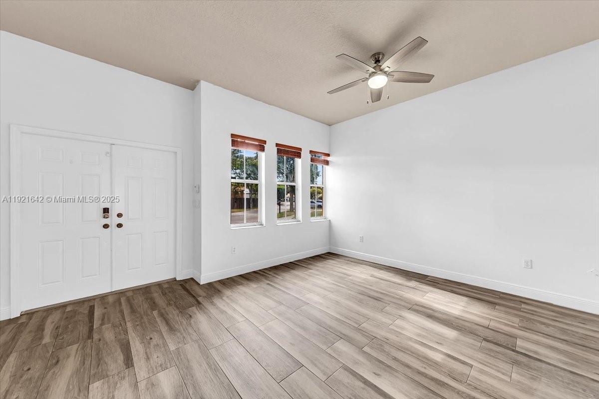 LAGO MAR WEST - Residential