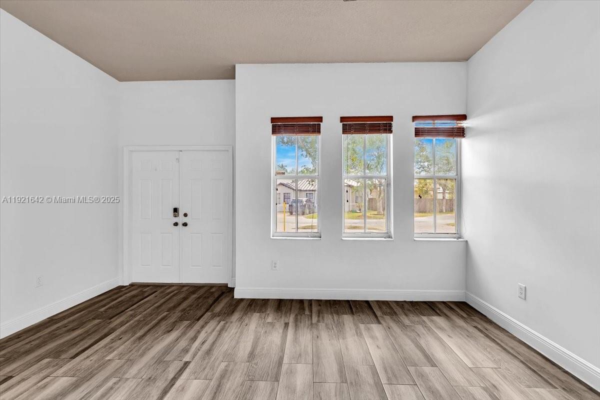 LAGO MAR WEST - Residential