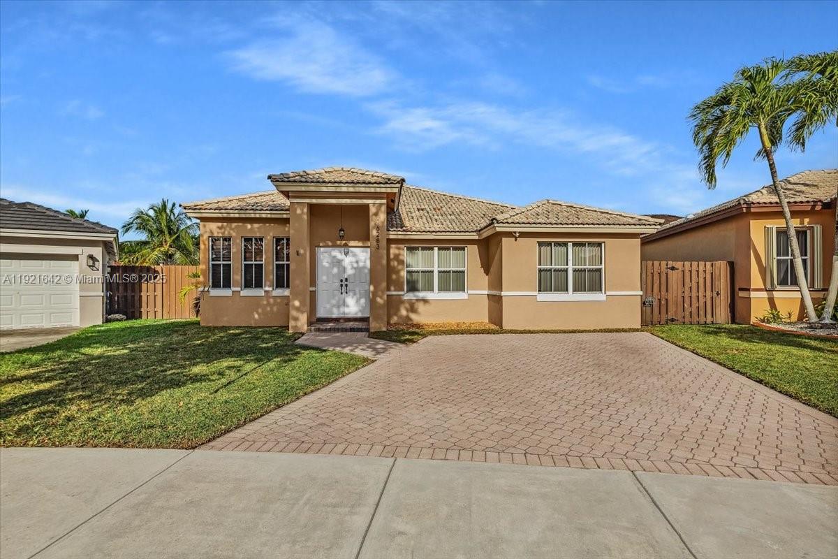 LAGO MAR WEST - Residential