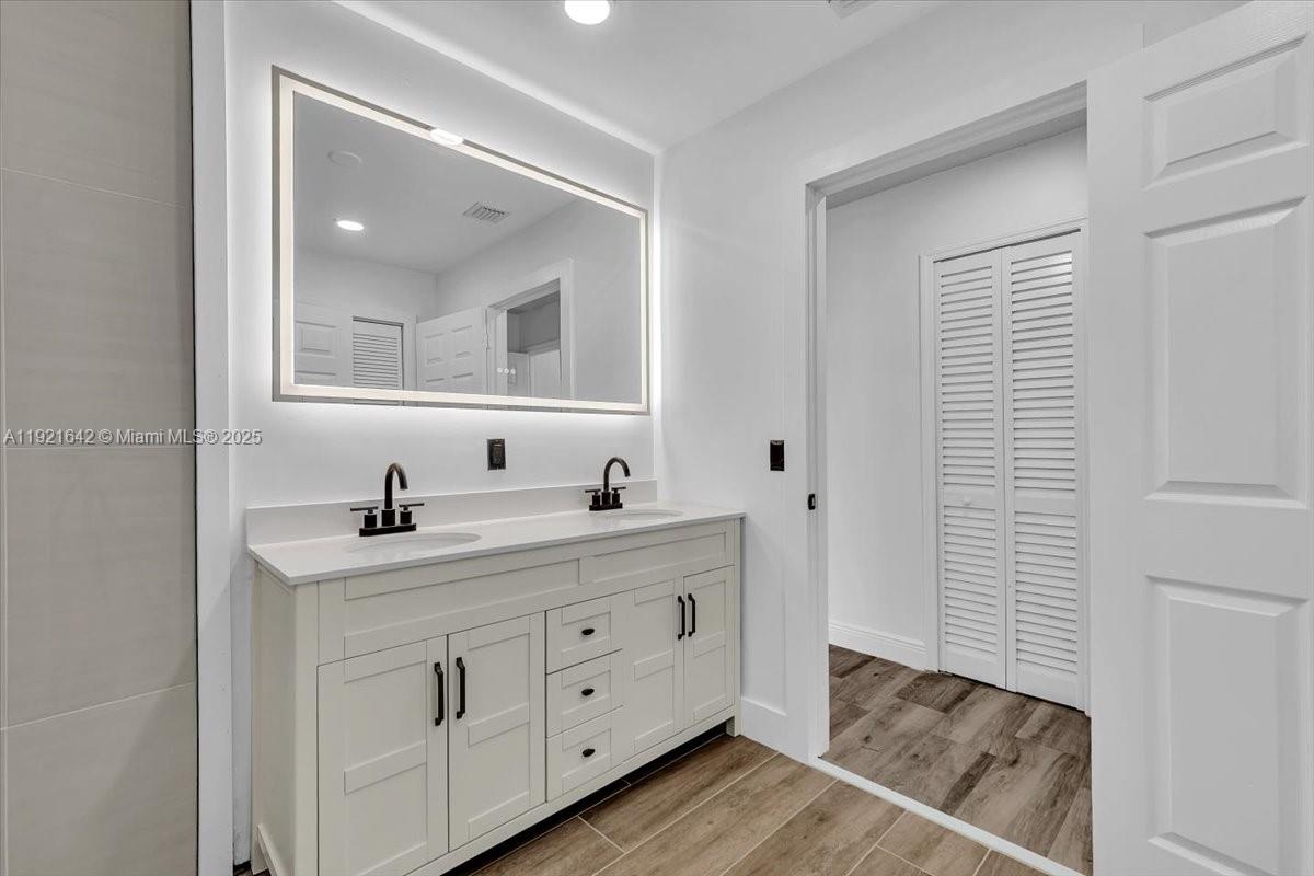 LAGO MAR WEST - Residential