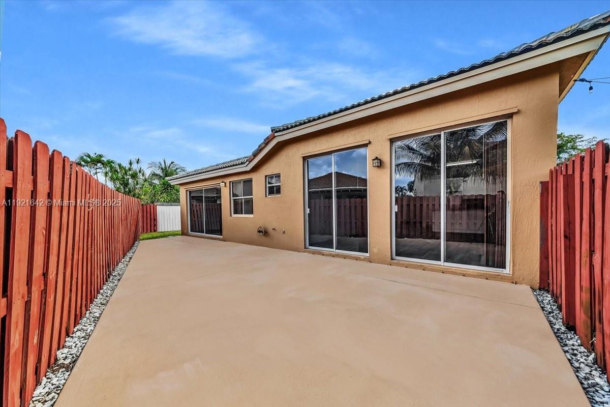 LAGO MAR WEST - Residential