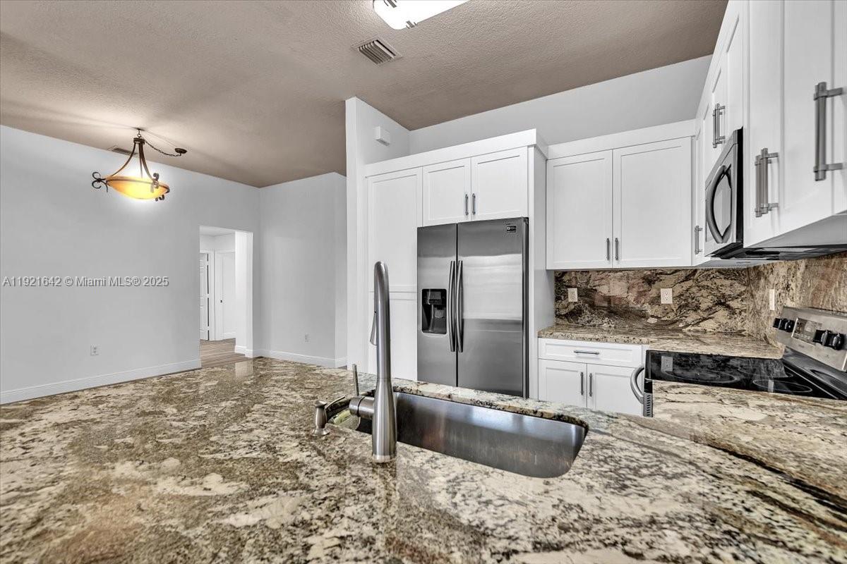 LAGO MAR WEST - Residential