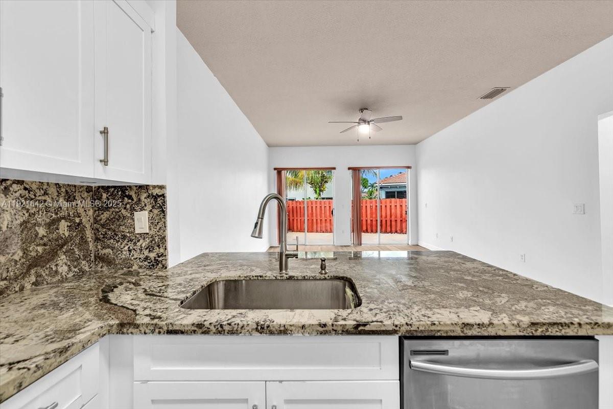 LAGO MAR WEST - Residential