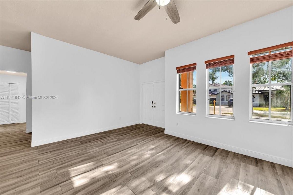 LAGO MAR WEST - Residential