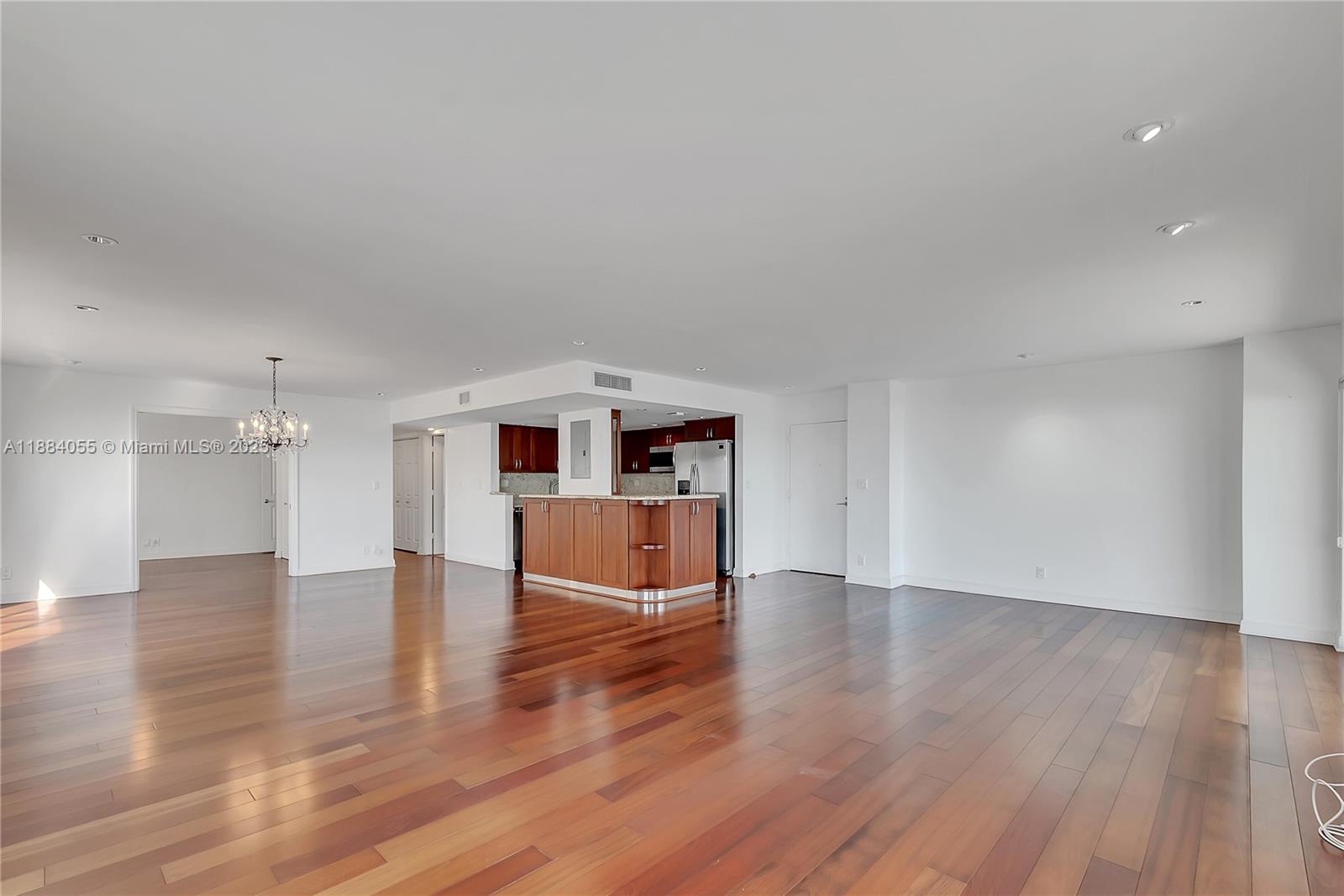 GALERIA CONDO - Residential Lease