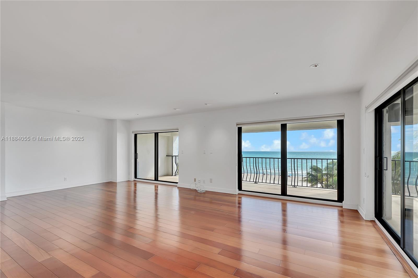 GALERIA CONDO - Residential Lease