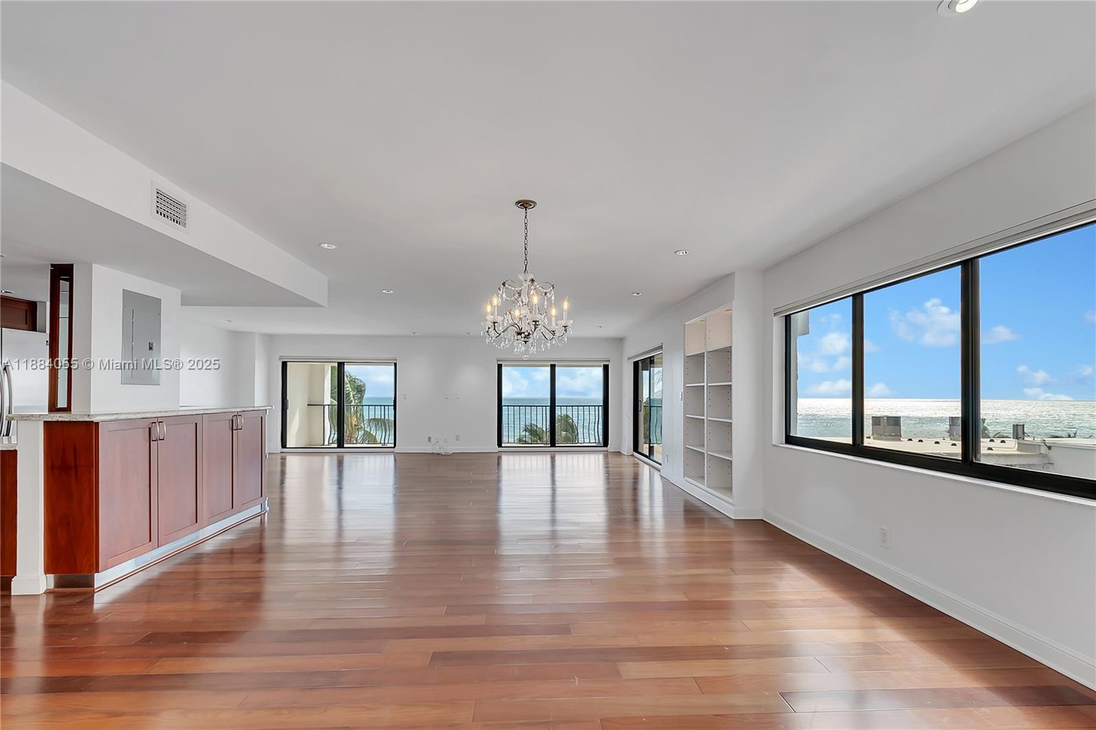 GALERIA CONDO - Residential Lease