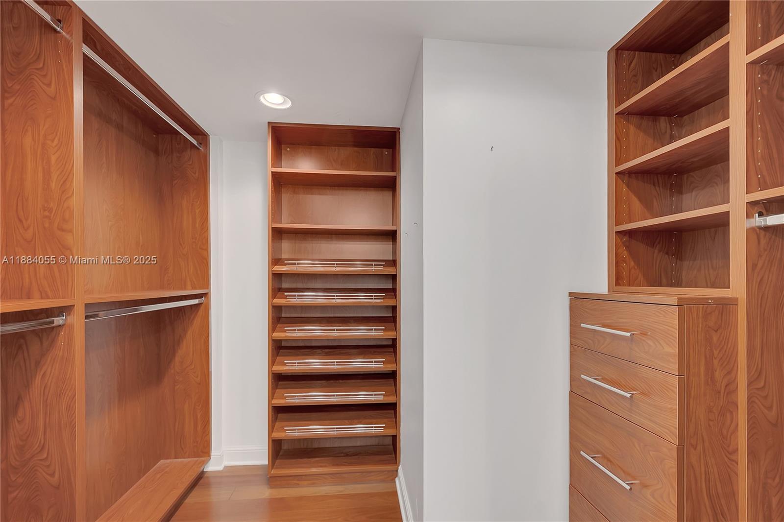 GALERIA CONDO - Residential Lease