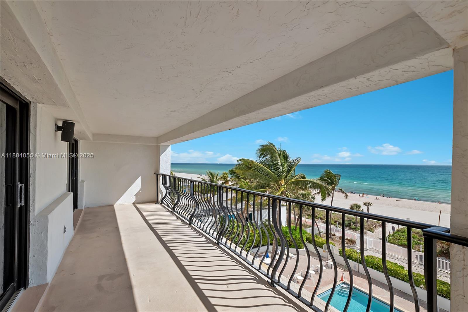 GALERIA CONDO - Residential Lease