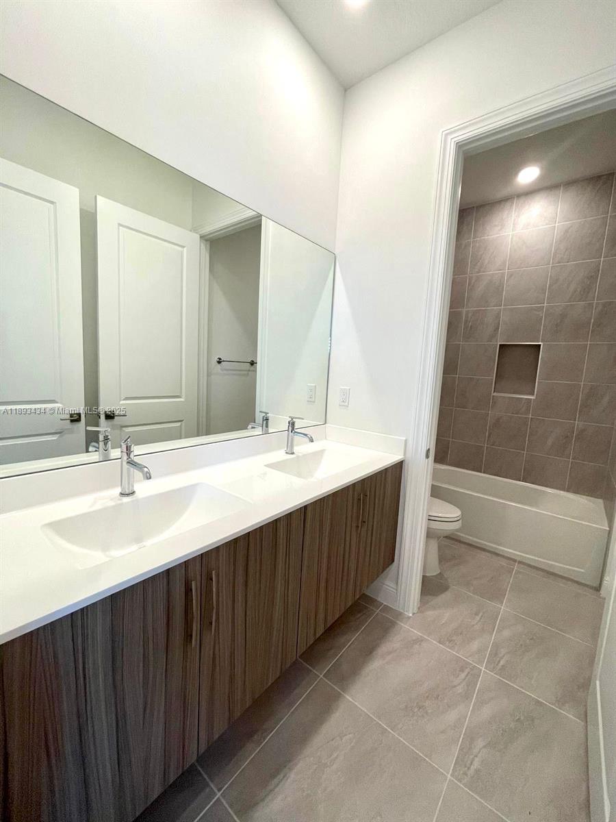 PARKLAND BAY - Residential