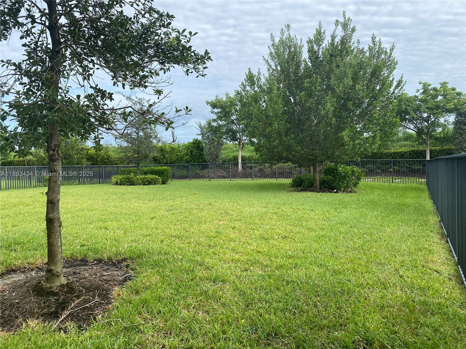 PARKLAND BAY - Residential