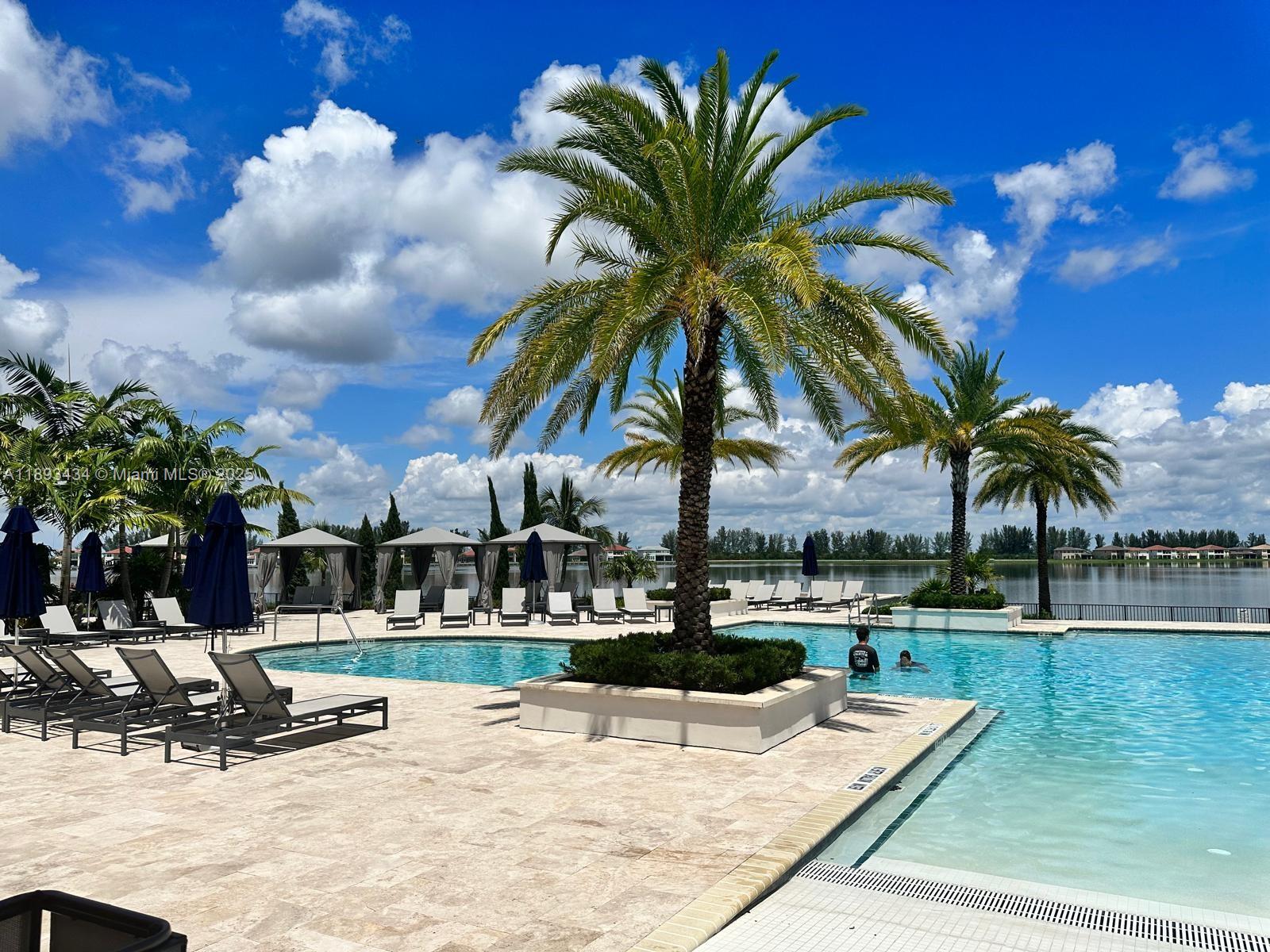 PARKLAND BAY - Residential