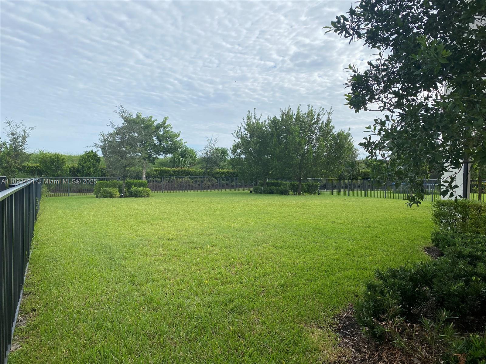 PARKLAND BAY - Residential