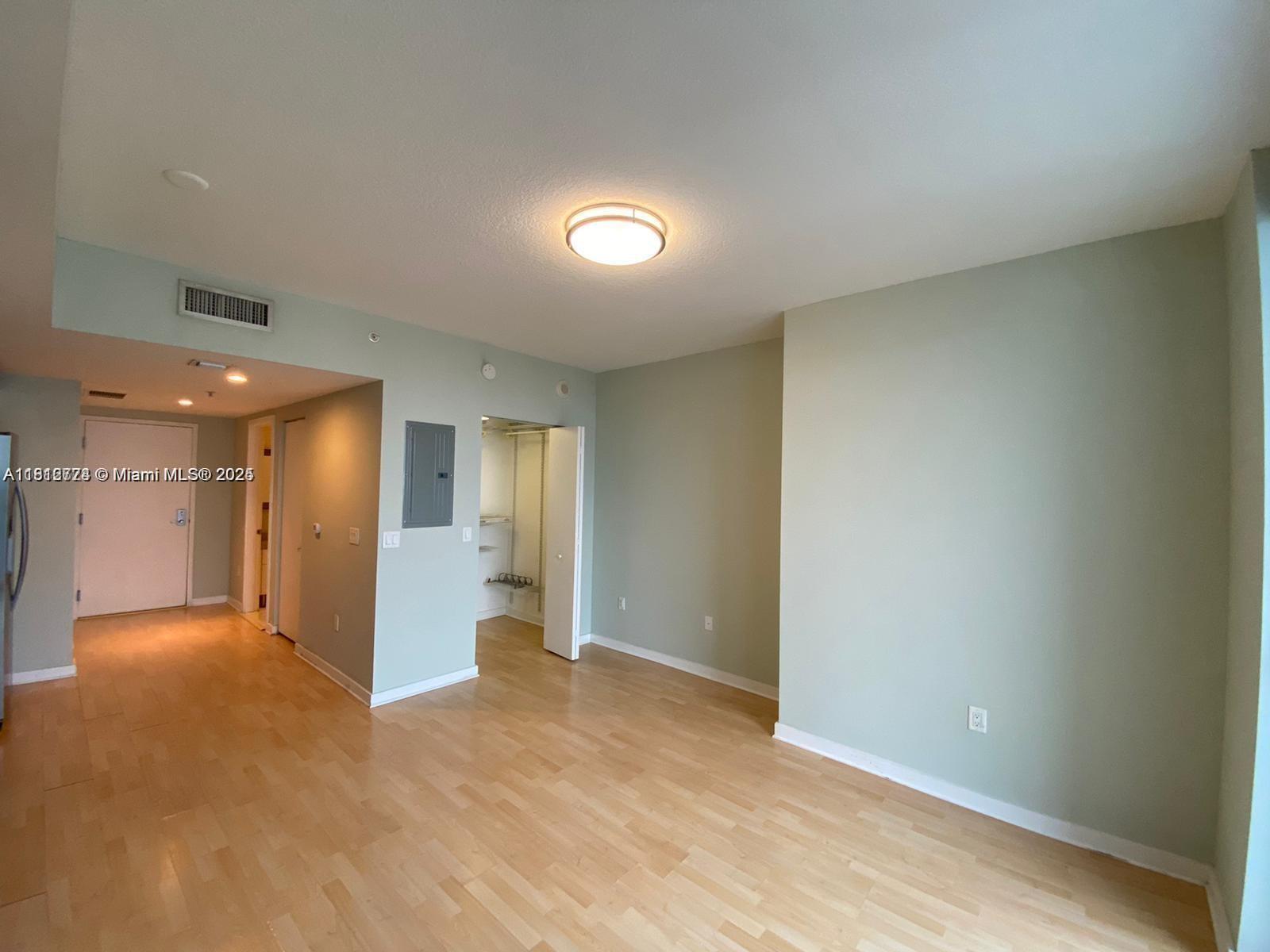 185 SW 7th St 3306