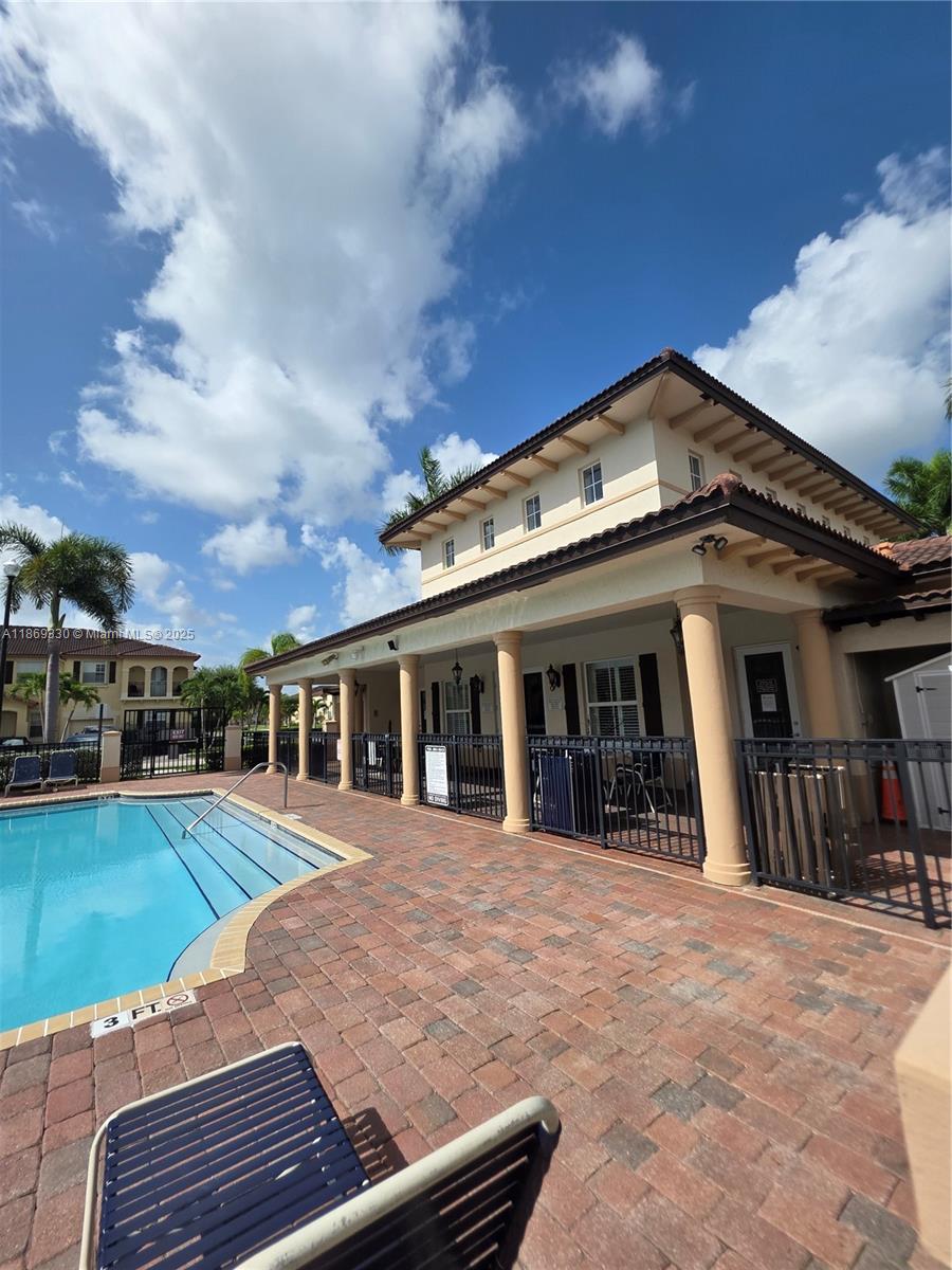 COURTS AT TUSCANY - Residential