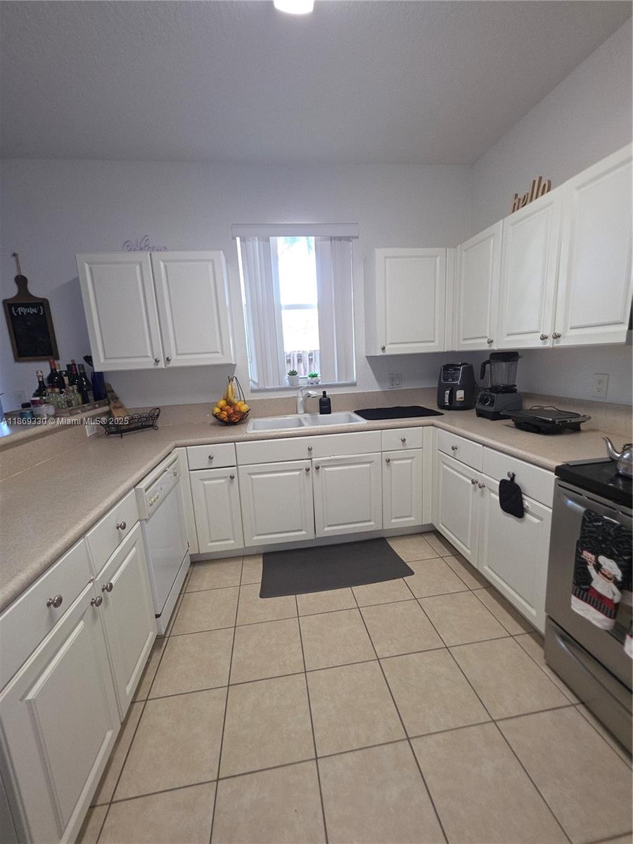 COURTS AT TUSCANY - Residential