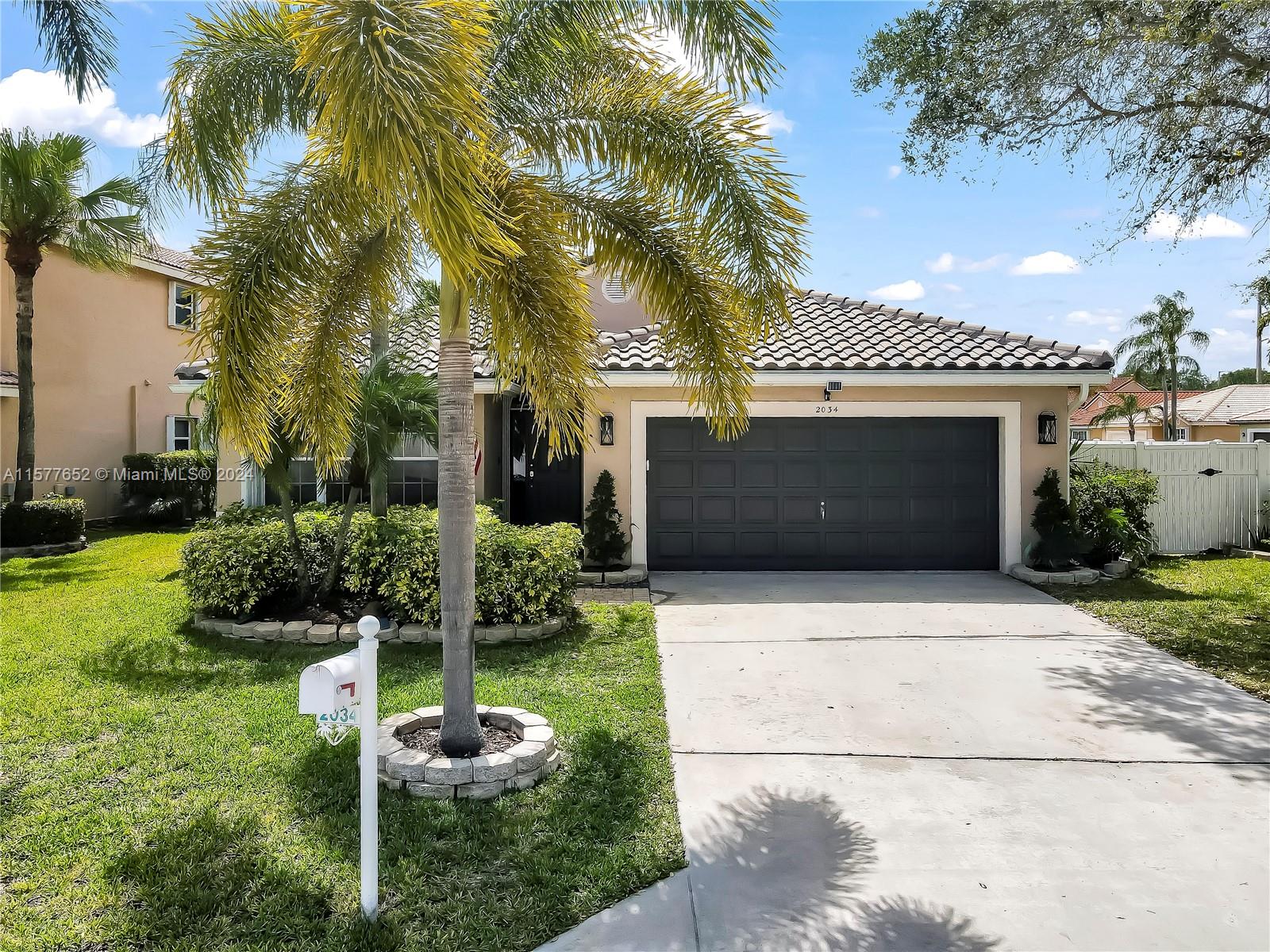 Property for Sale at 2034 Nw 183rd Ter Ter, Pembroke Pines, Miami-Dade County, Florida - Bedrooms: 3 
Bathrooms: 2  - $650,000