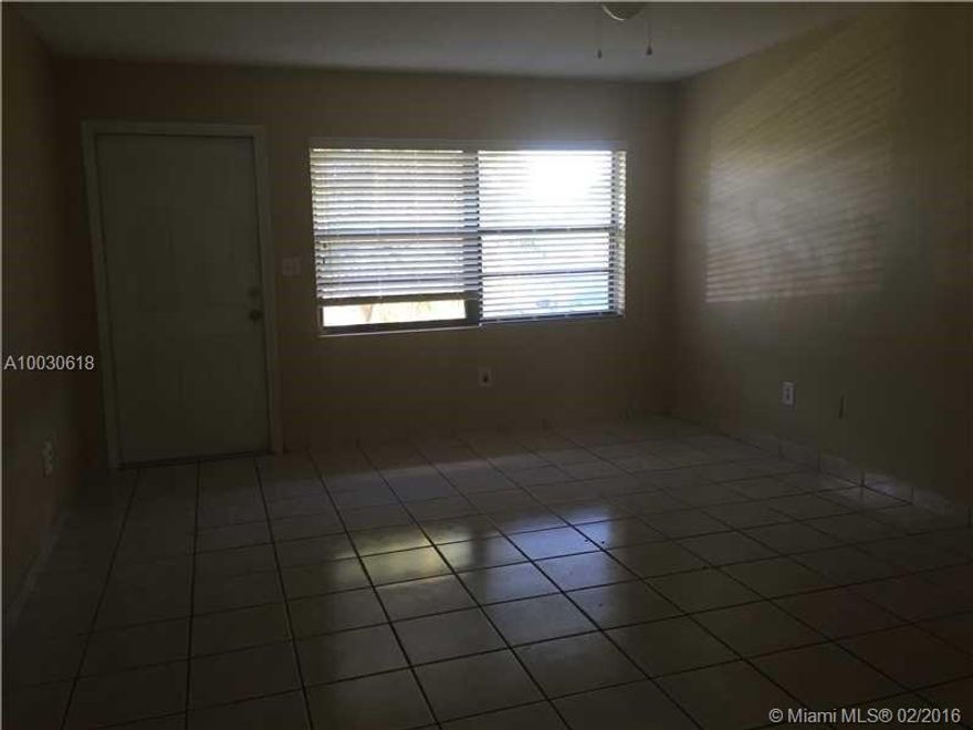 Excellent Opportunity to own! Not a Short-Sale or Foreclosure, one story townhome, in the heart of Kendall.
***PLEASE CALL LISTING AGENT FOR SHOWING INSTRUCTIONS***