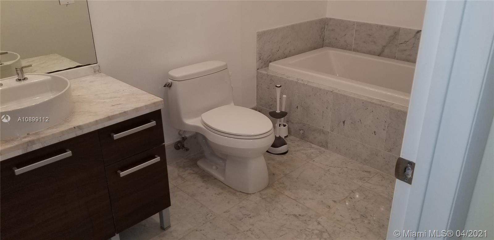 VIZCAYNE SOUTH CONDO - Residential