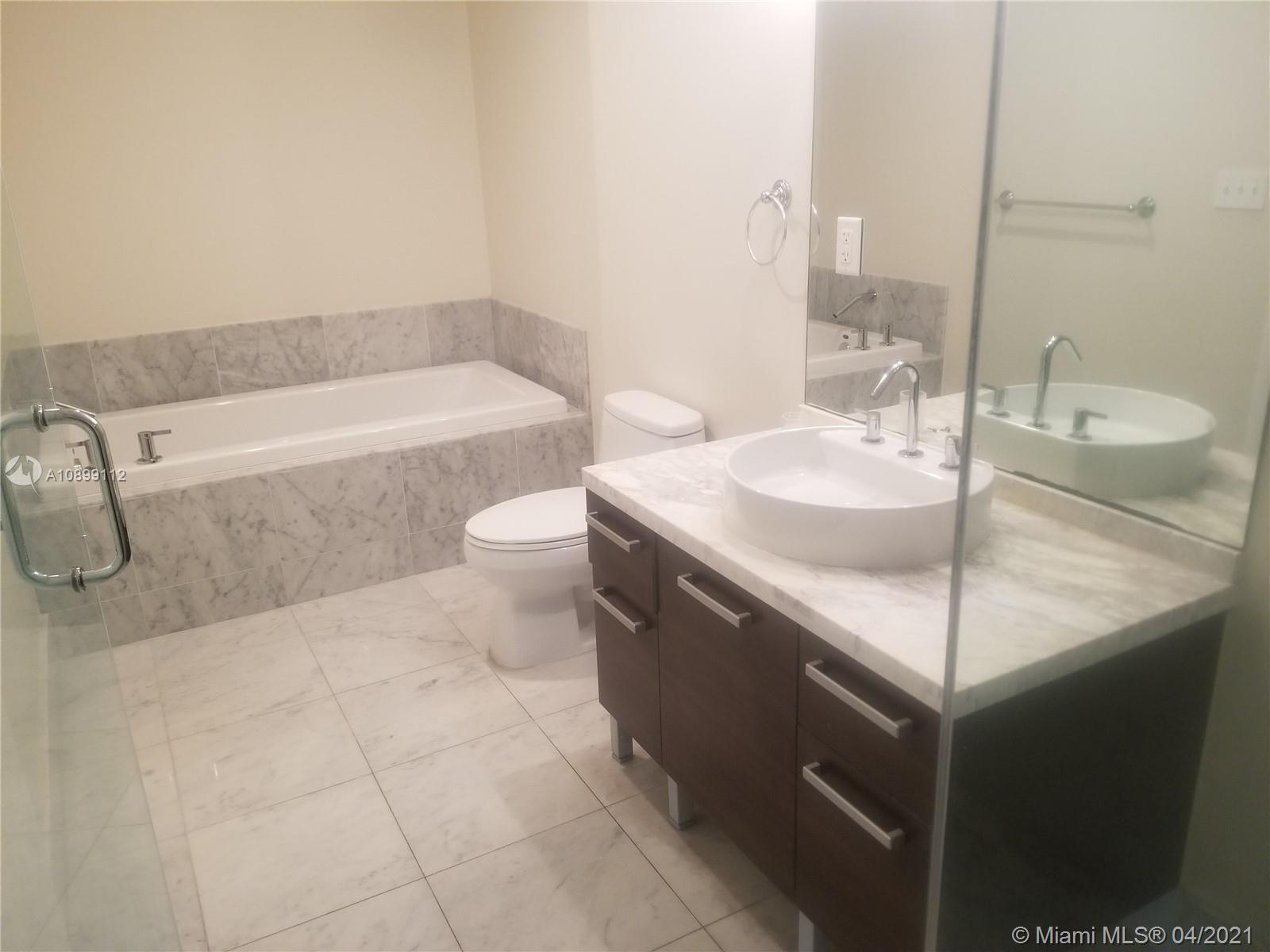 VIZCAYNE SOUTH CONDO - Residential
