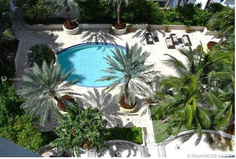 VIZCAYNE SOUTH CONDO - Residential