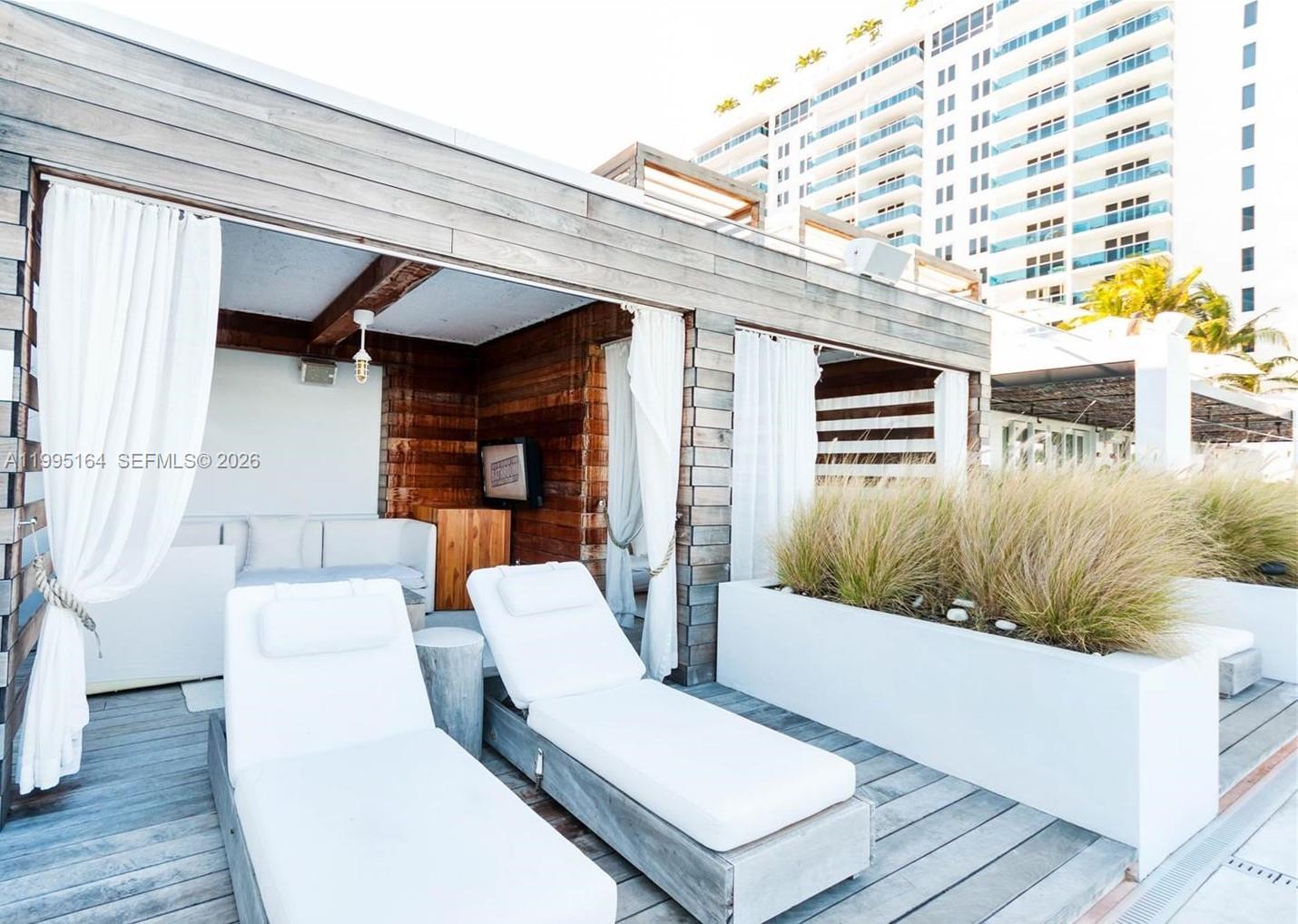 RONEY PALACE - Residential Lease