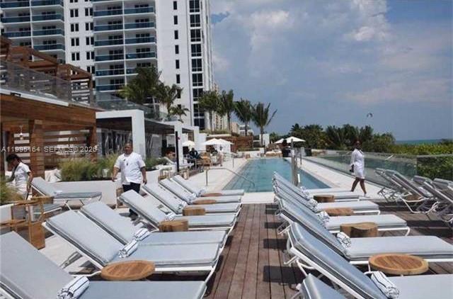 RONEY PALACE - Residential Lease