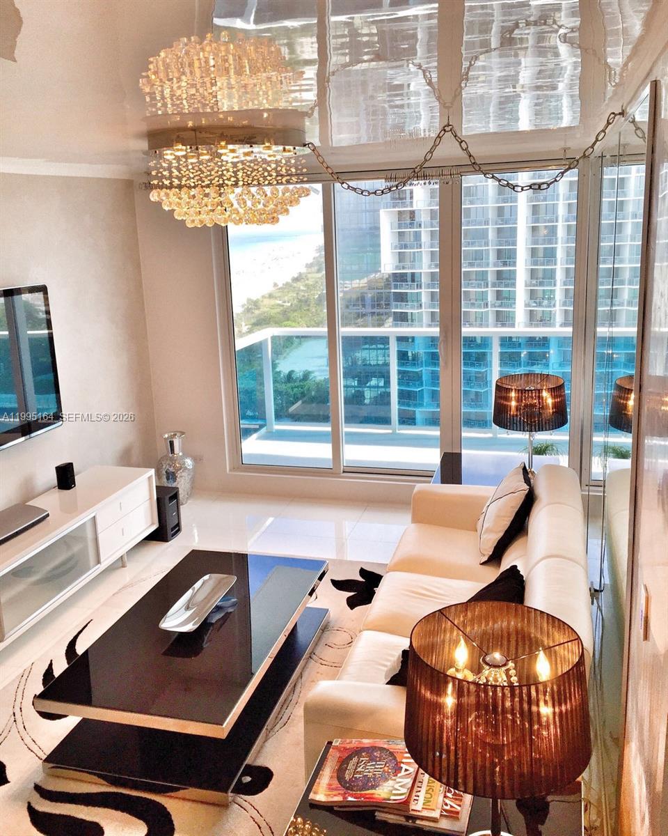 RONEY PALACE - Residential Lease