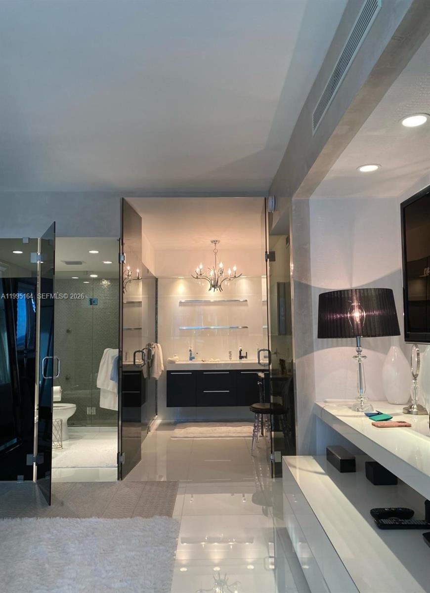 RONEY PALACE - Residential Lease