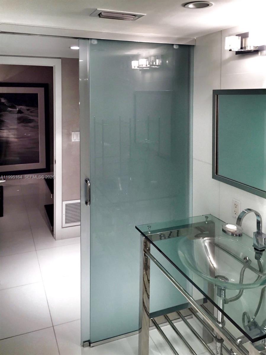 RONEY PALACE - Residential Lease