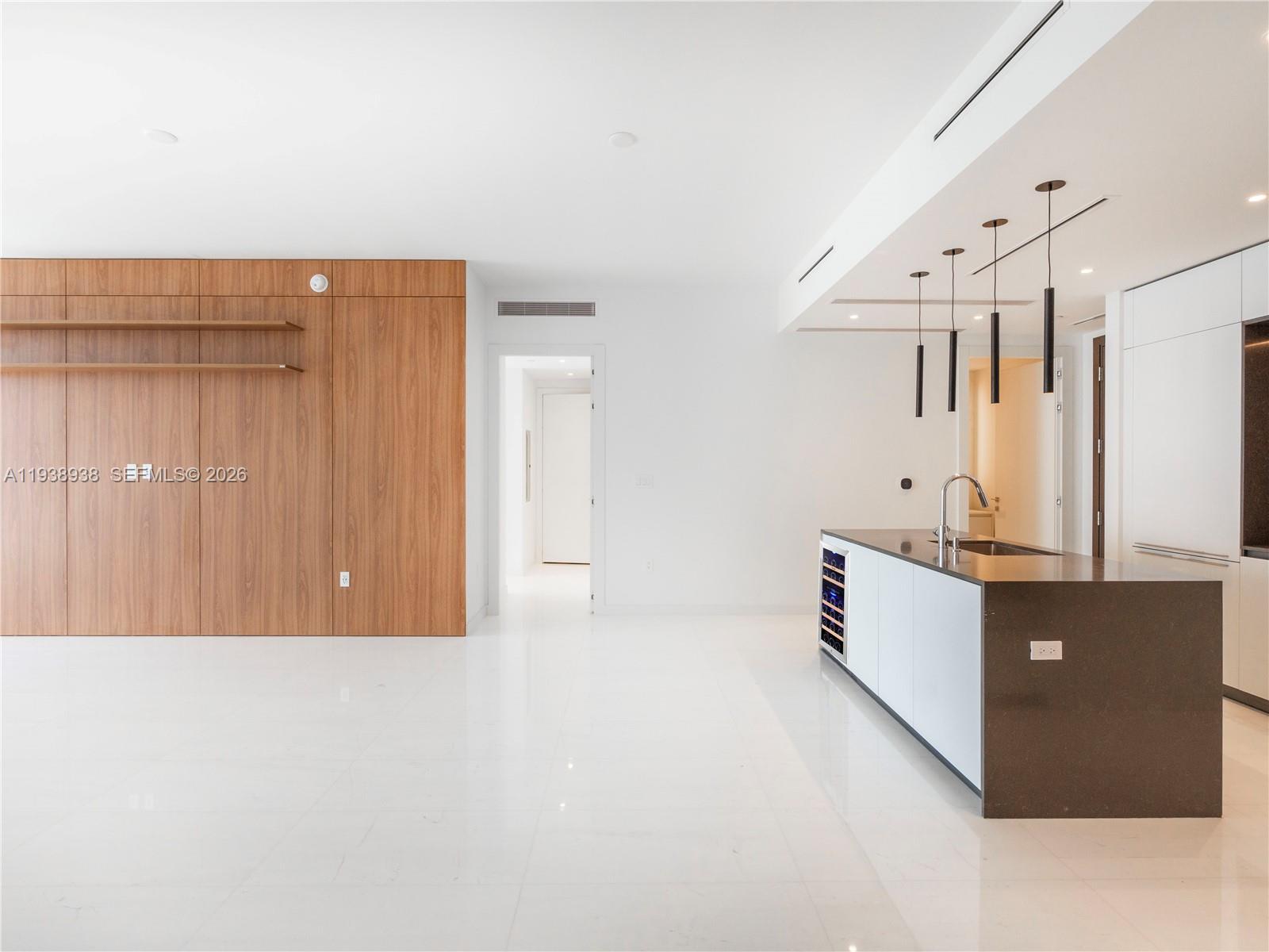 ASTON MARTIN - Residential Lease