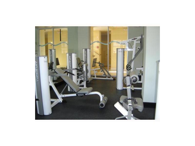 401 BLU OF NORTH BEACH CO - Residential Lease