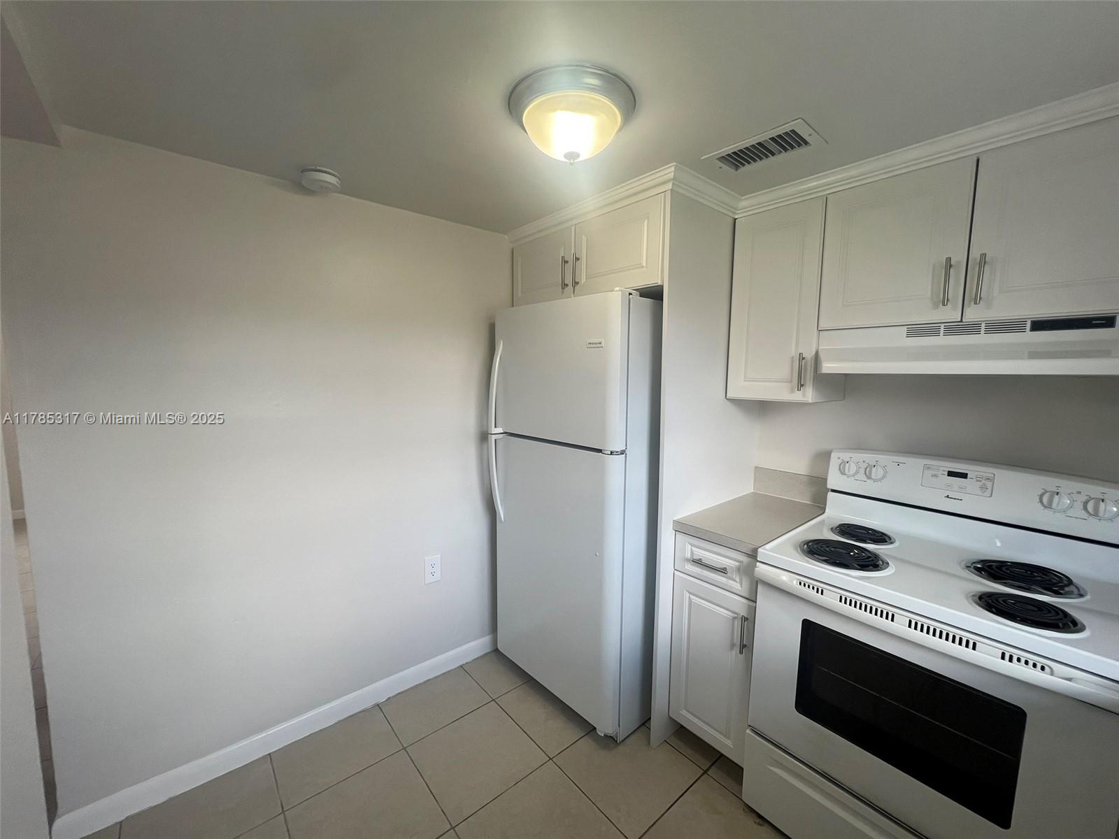 50 W 31st St 102