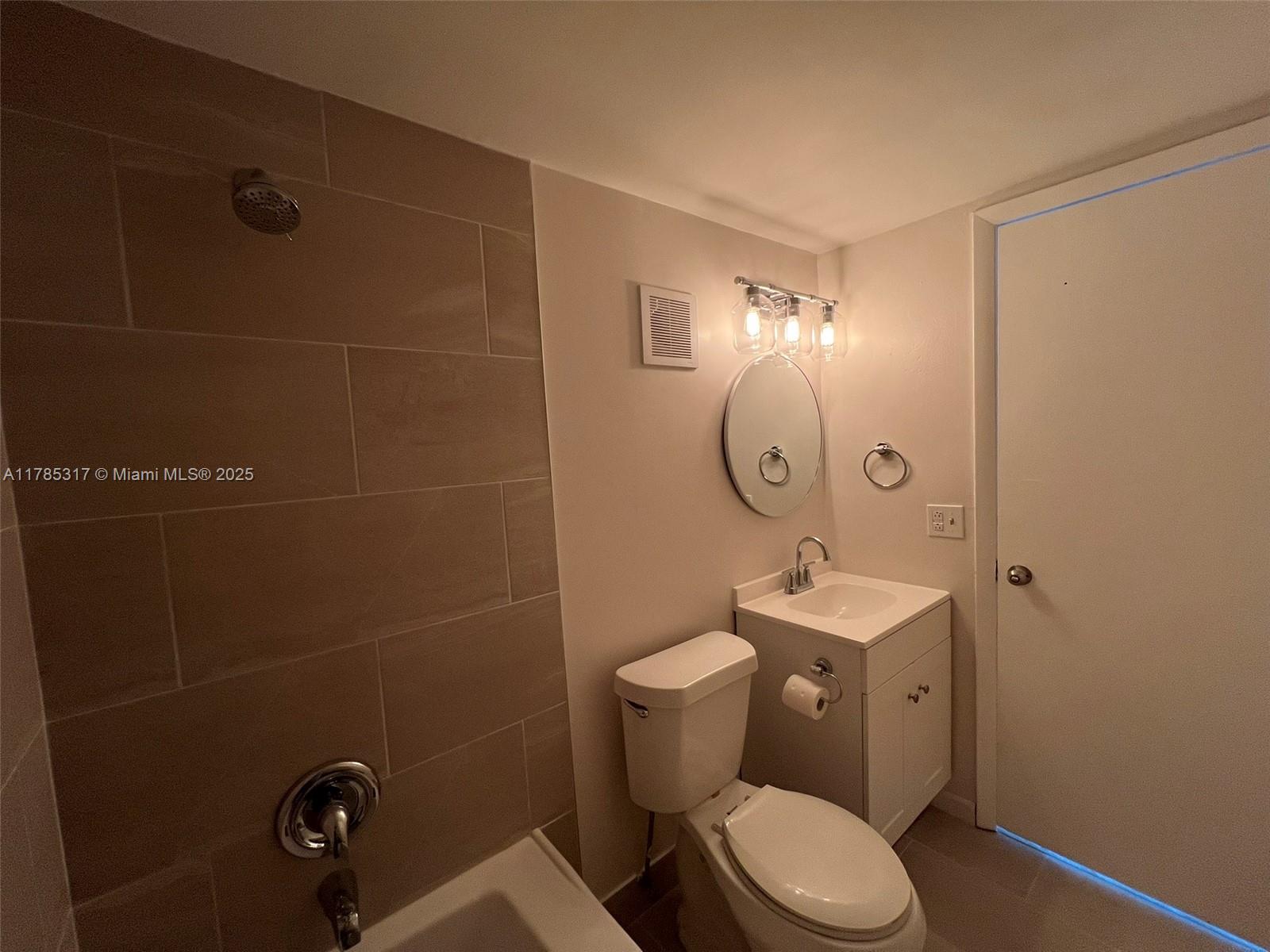 50 W 31st St 102