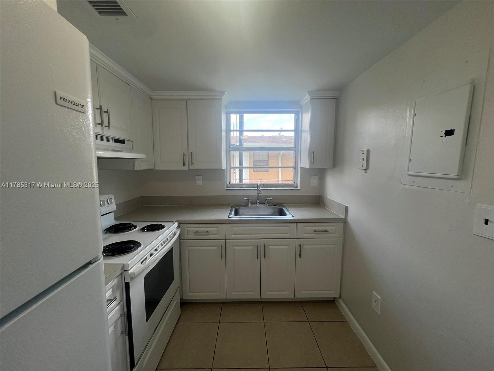 50 W 31st St 102