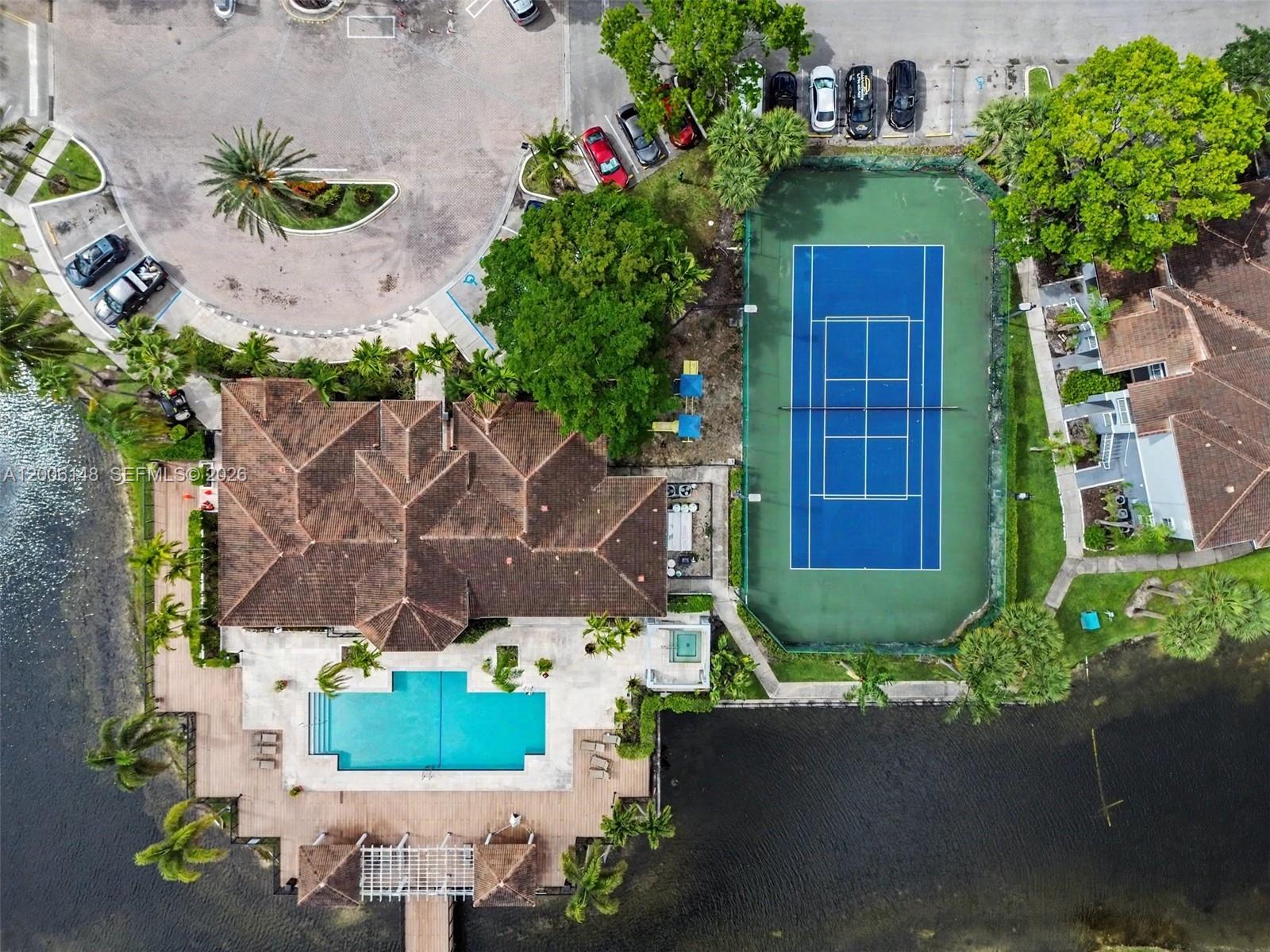 LA VIA CONDO - Residential