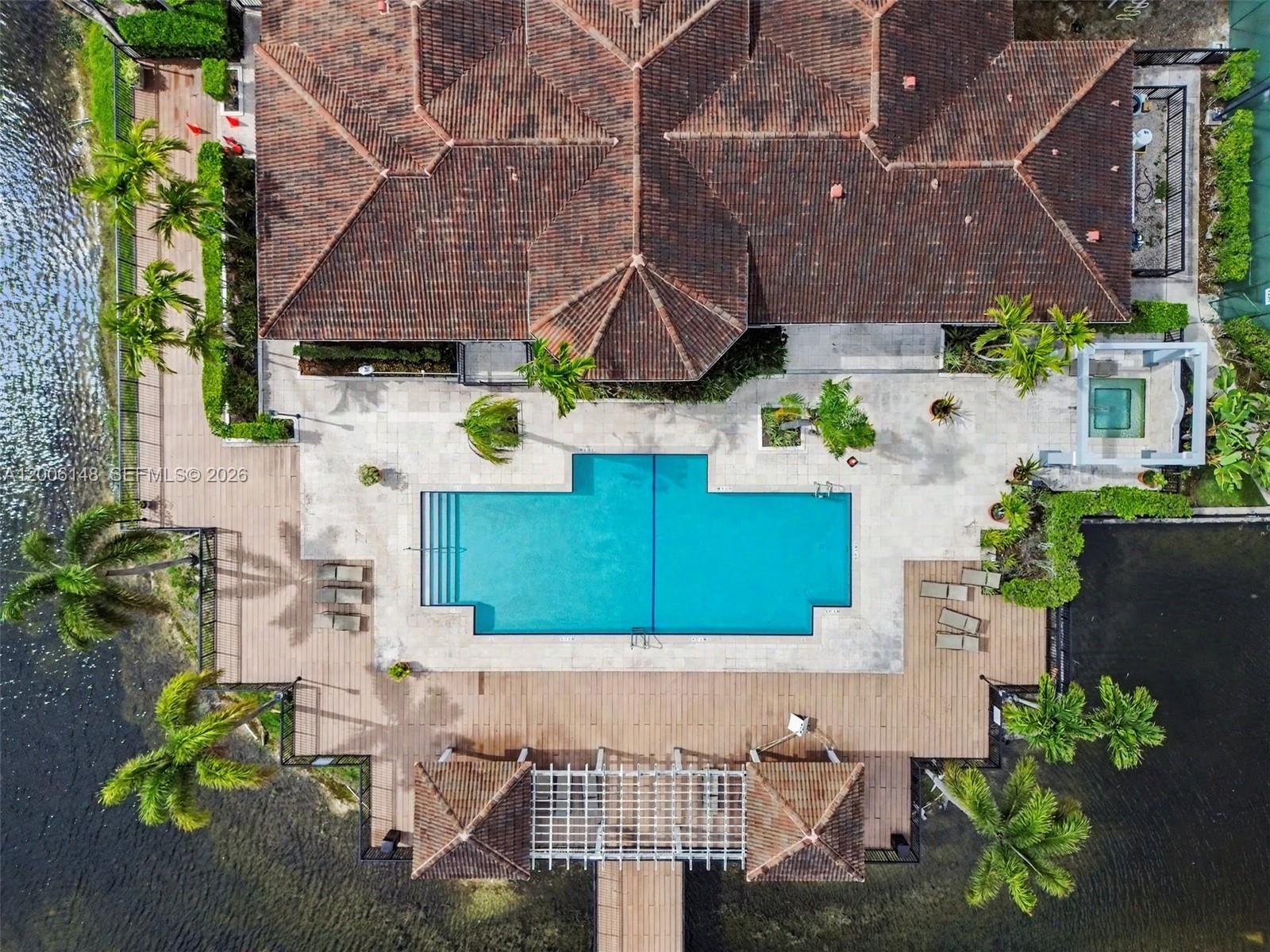 LA VIA CONDO - Residential