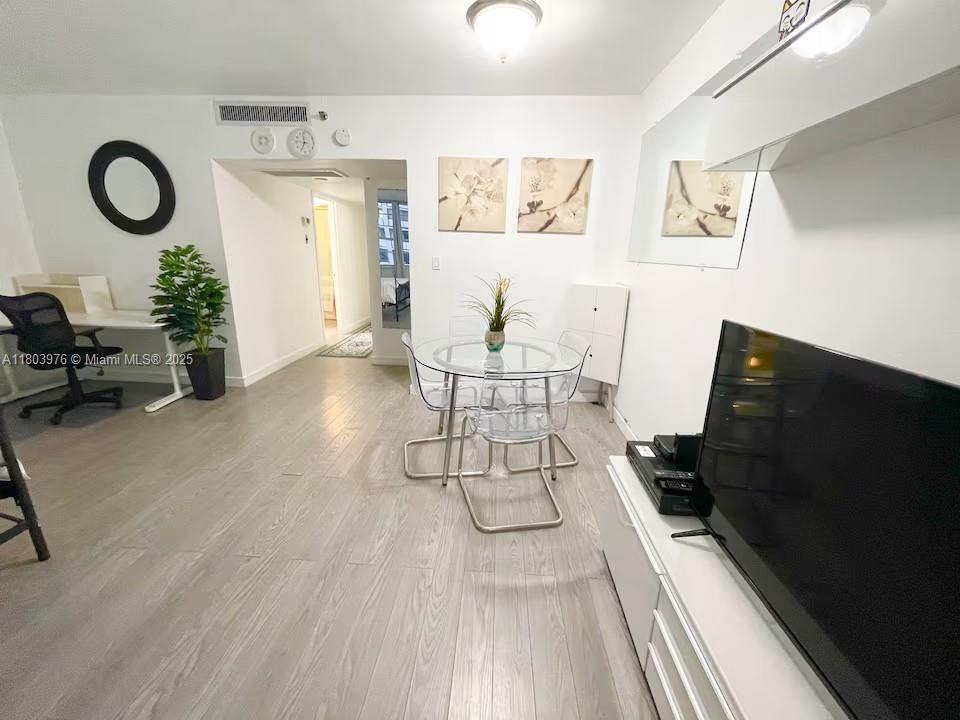 Rental Property at 100 Lincoln Rd 405, Miami Beach, Miami-Dade County, Florida - Bathrooms: 1  - $2,300 MO.