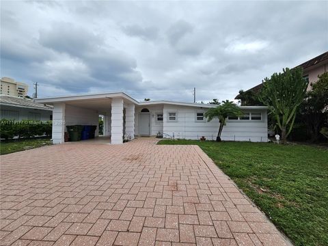 A home in Lauderdale By The Sea