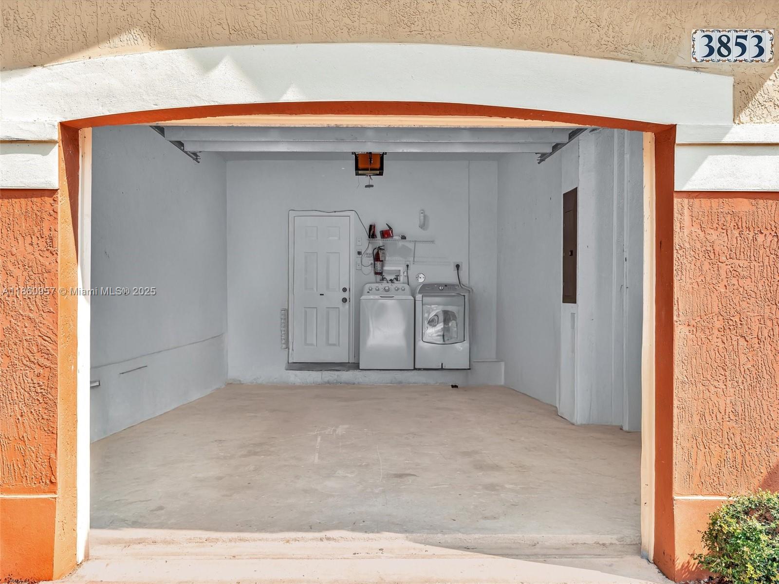 Courtyard at the Grove - Residential